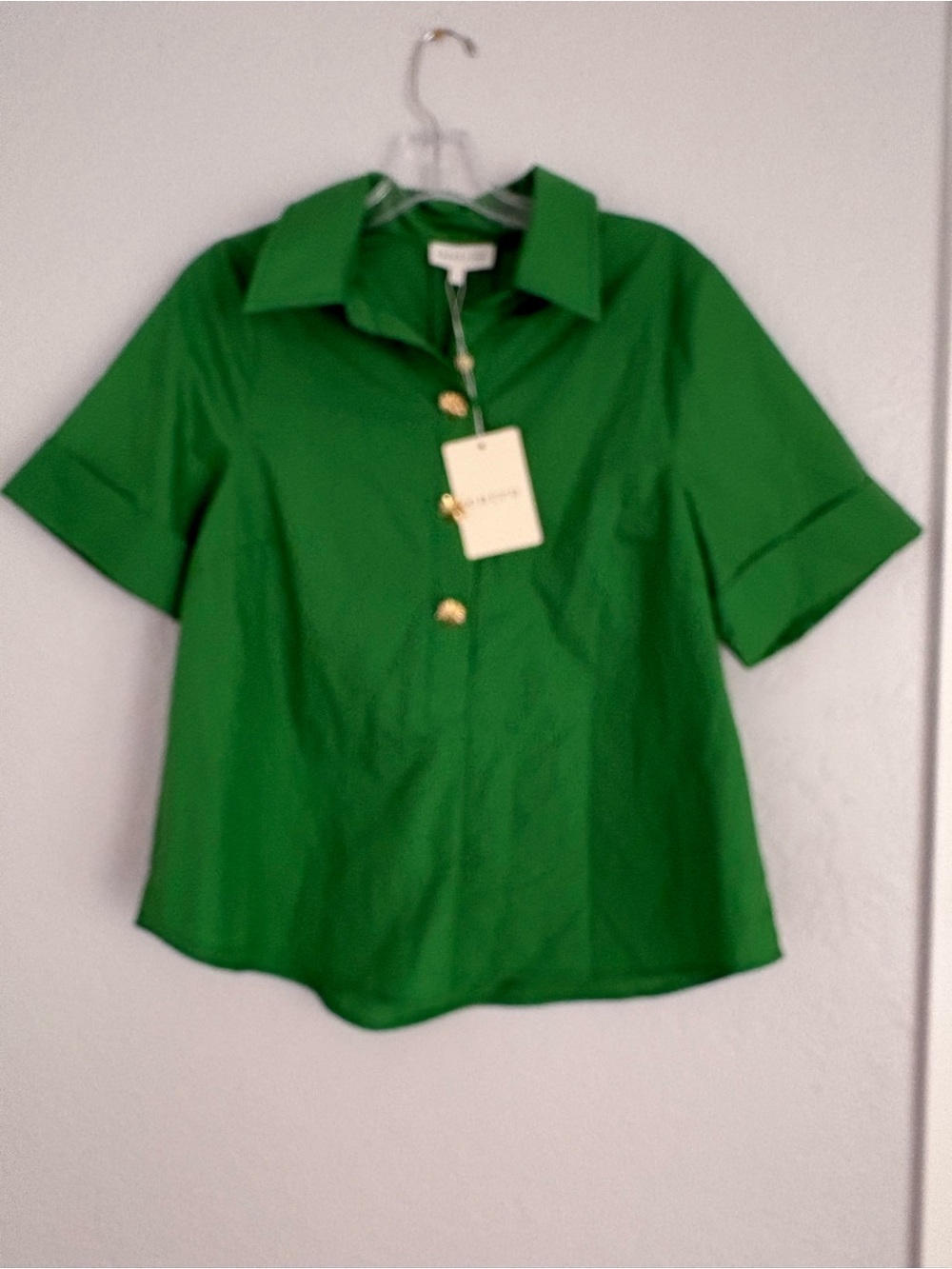 ❤️ NEW entro Green Short-Sleeve Button-Up Shirt with Gold Buttons